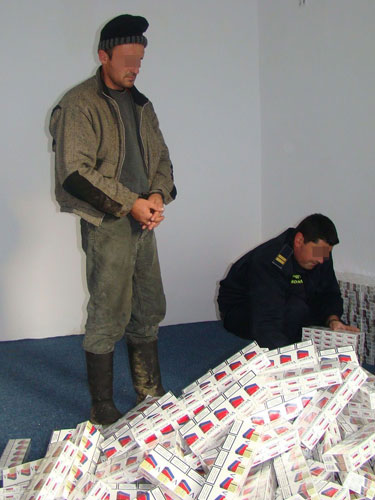 FOTO: Contrabanda tigari Poienile de sub Munte